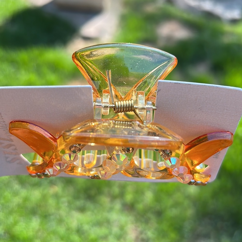 New like hitting the hair accessory lotto! Assorted 5 Plastic Hair Clips - Picture 9 of 12